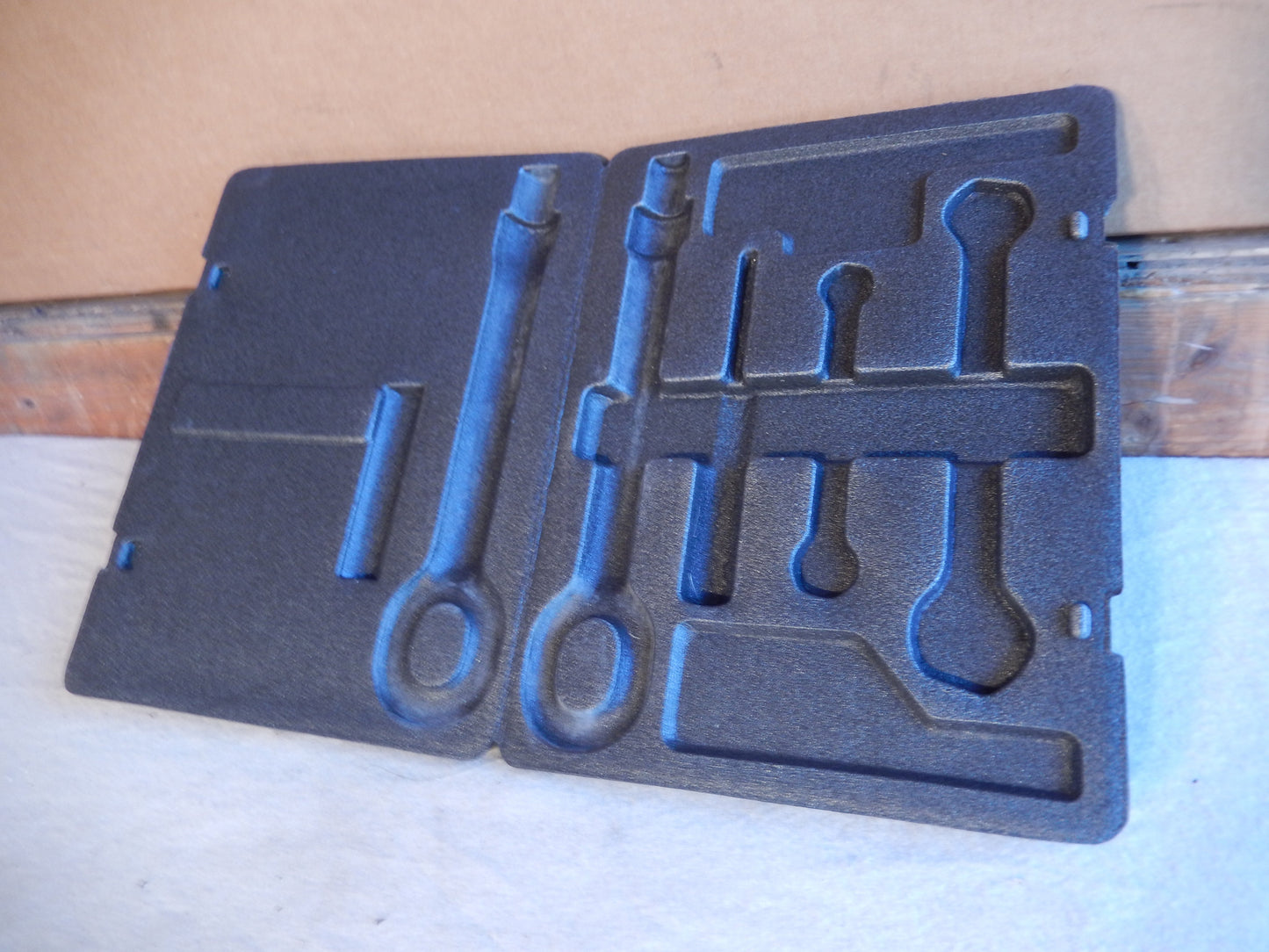 Maserati Quattroporte OEM Foam Tool Folio Block