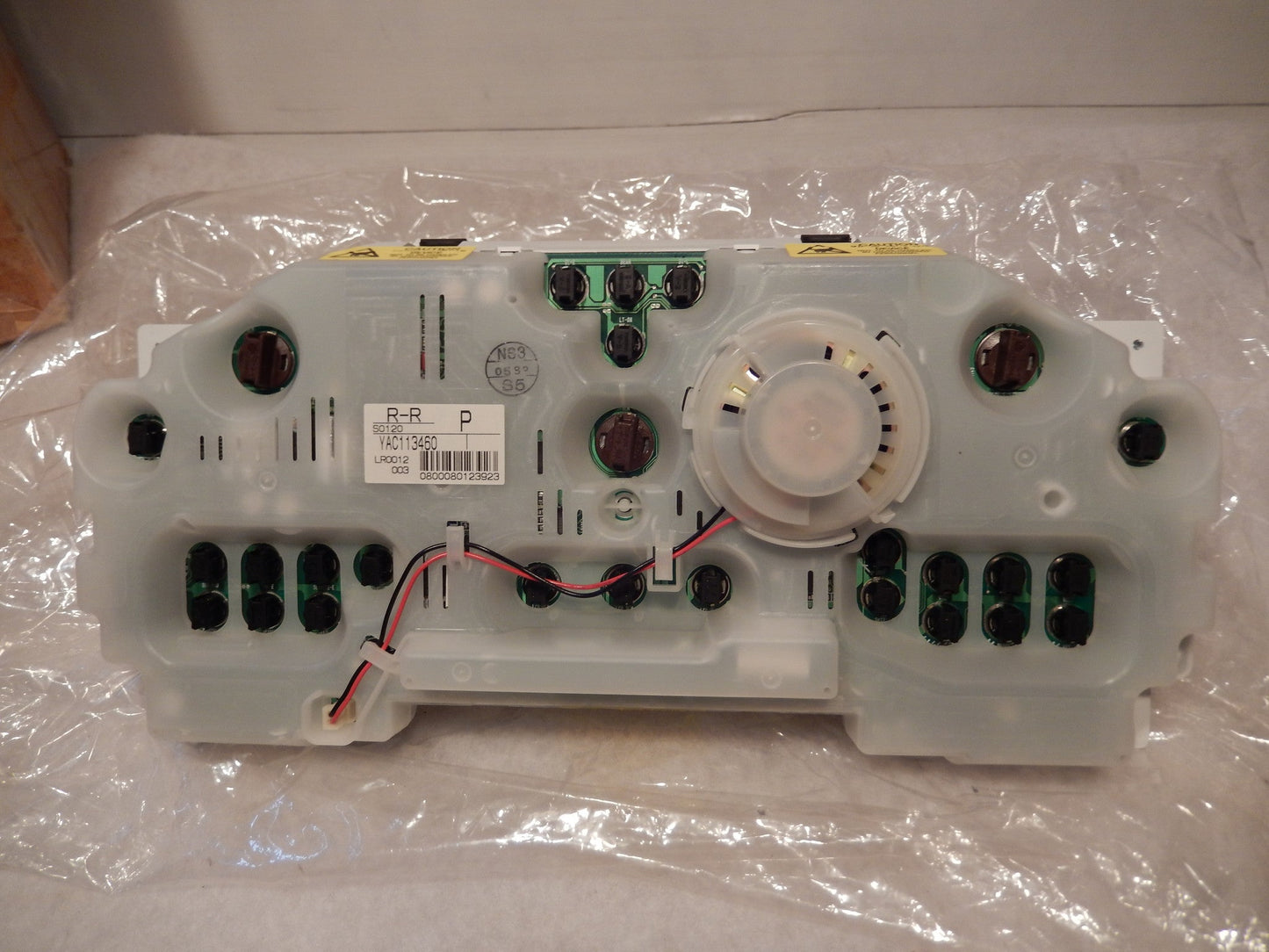 Range Rover P-38 NOS , NEW Instrument Cluster 1995-02