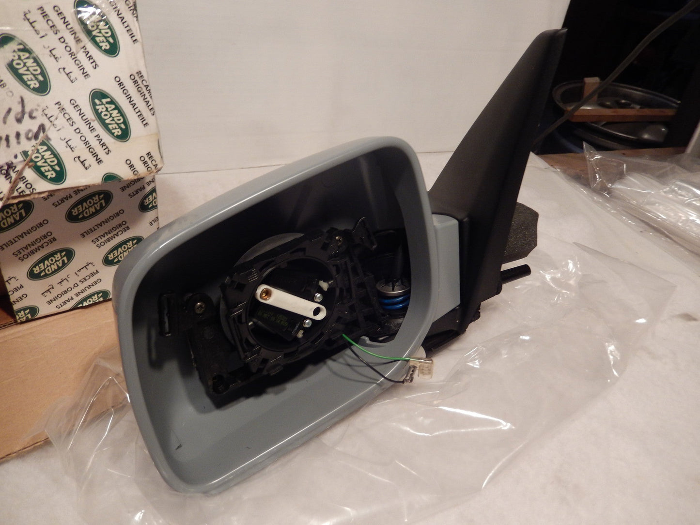 Range Rover P-38 NOS Drivers Side Heated Exterior Mirror 00-02