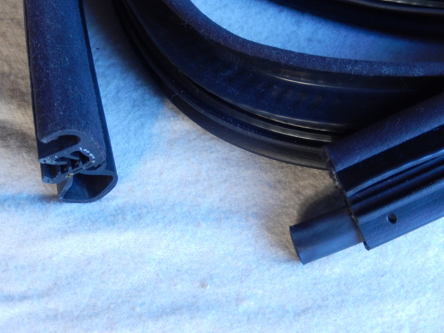 Maserati Quattroporte M-139 04 - 2014 Rear ( Left ) Drivers Door Weather Seal