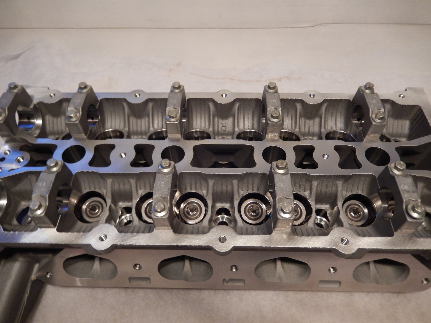 Range Rover 05- 06 NOS , NEW 4.4 16 Valve Right Side Engine Head # 4585196