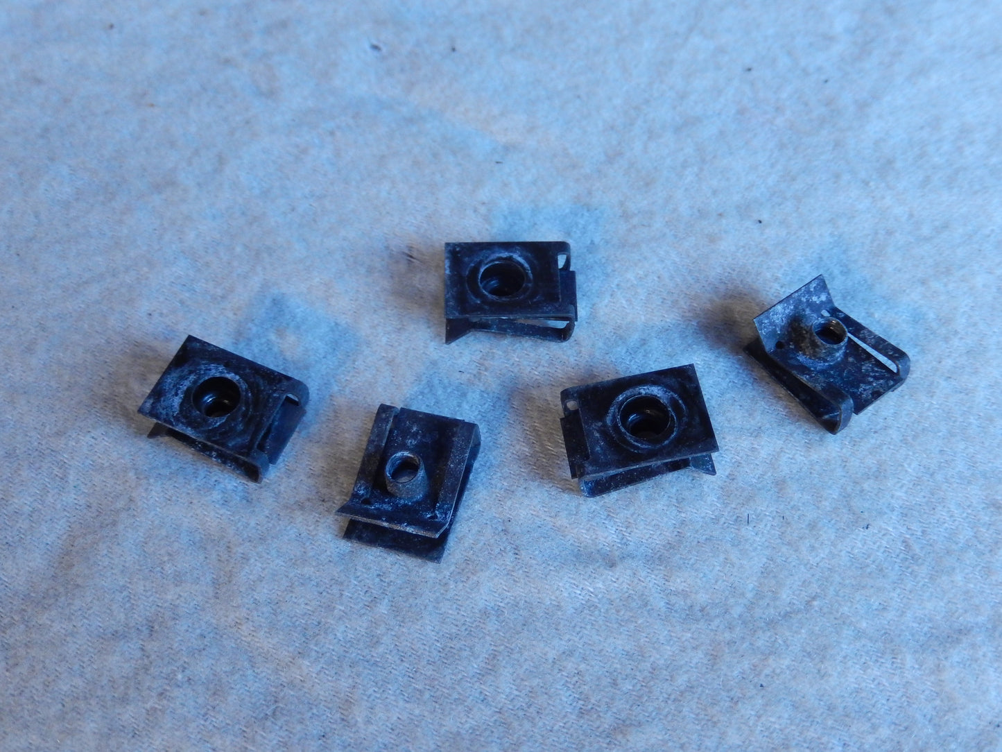 Maserati Quattroporte M-139 04 - 014 Front Grill Mount Clips