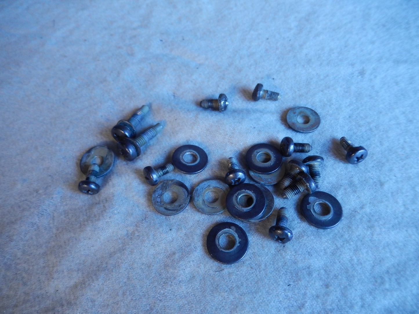 Maserati Quattroporte M-139 04 - 014 Front Fender Fasteners Group