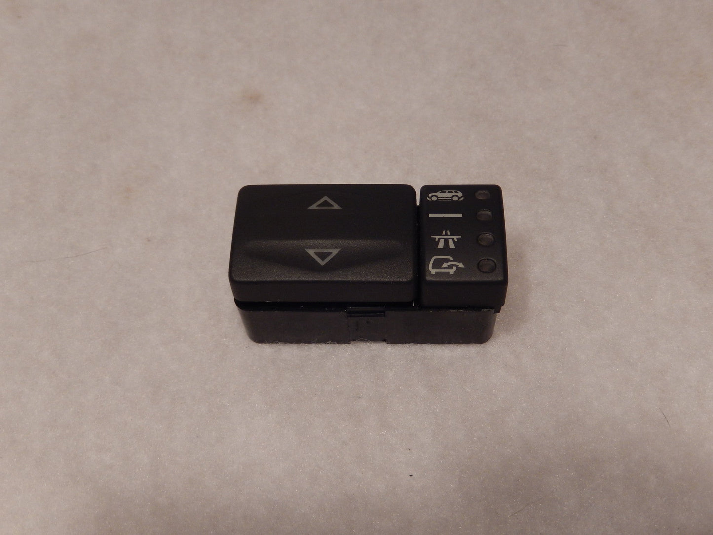 Range Rover P-38 EAS Suspension Ride Height Master Switch AMR 5823
