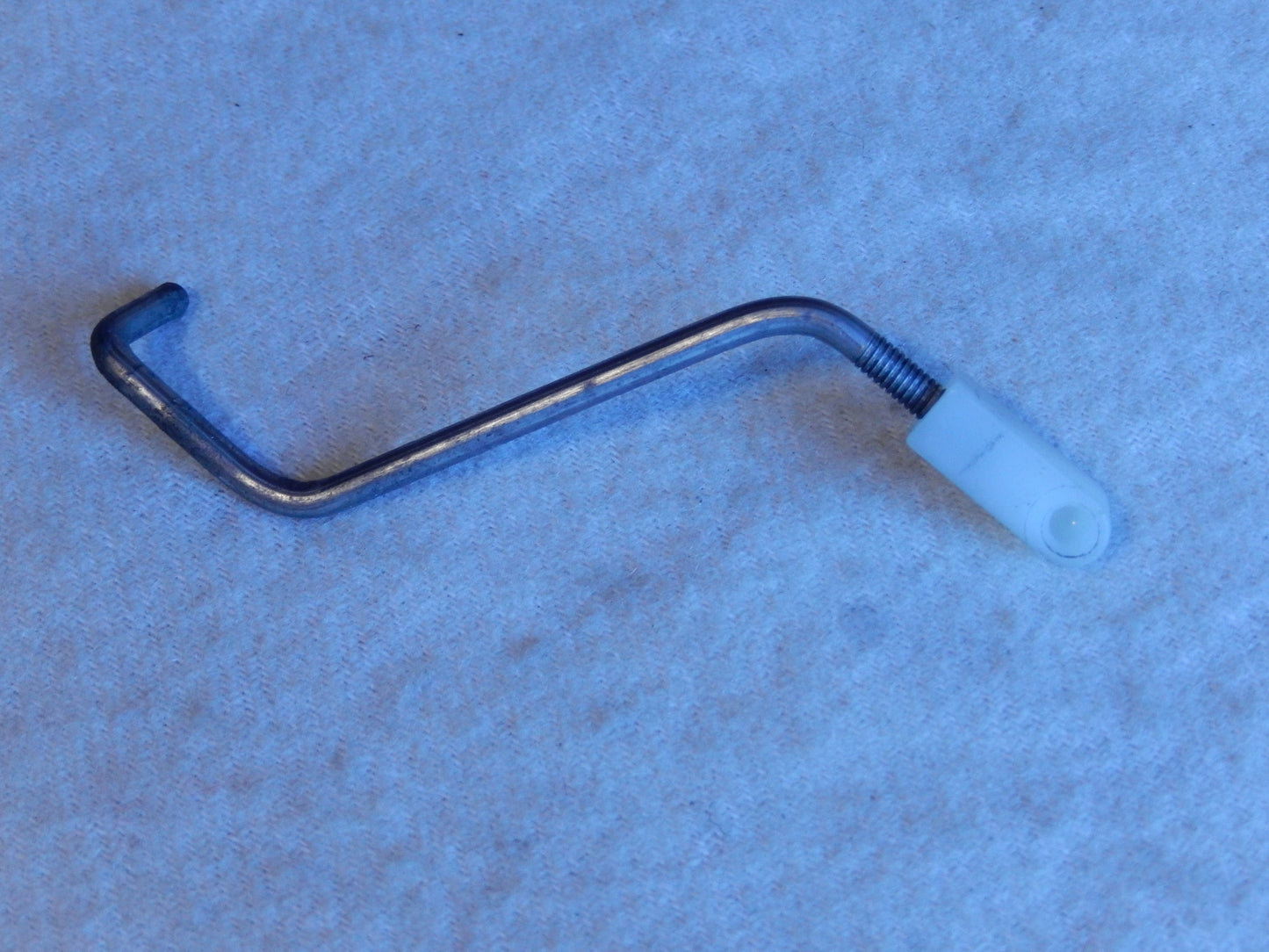 Maserati Quattroporte M-139 04 - 014 Front Passengers Door Lock Lift Rod