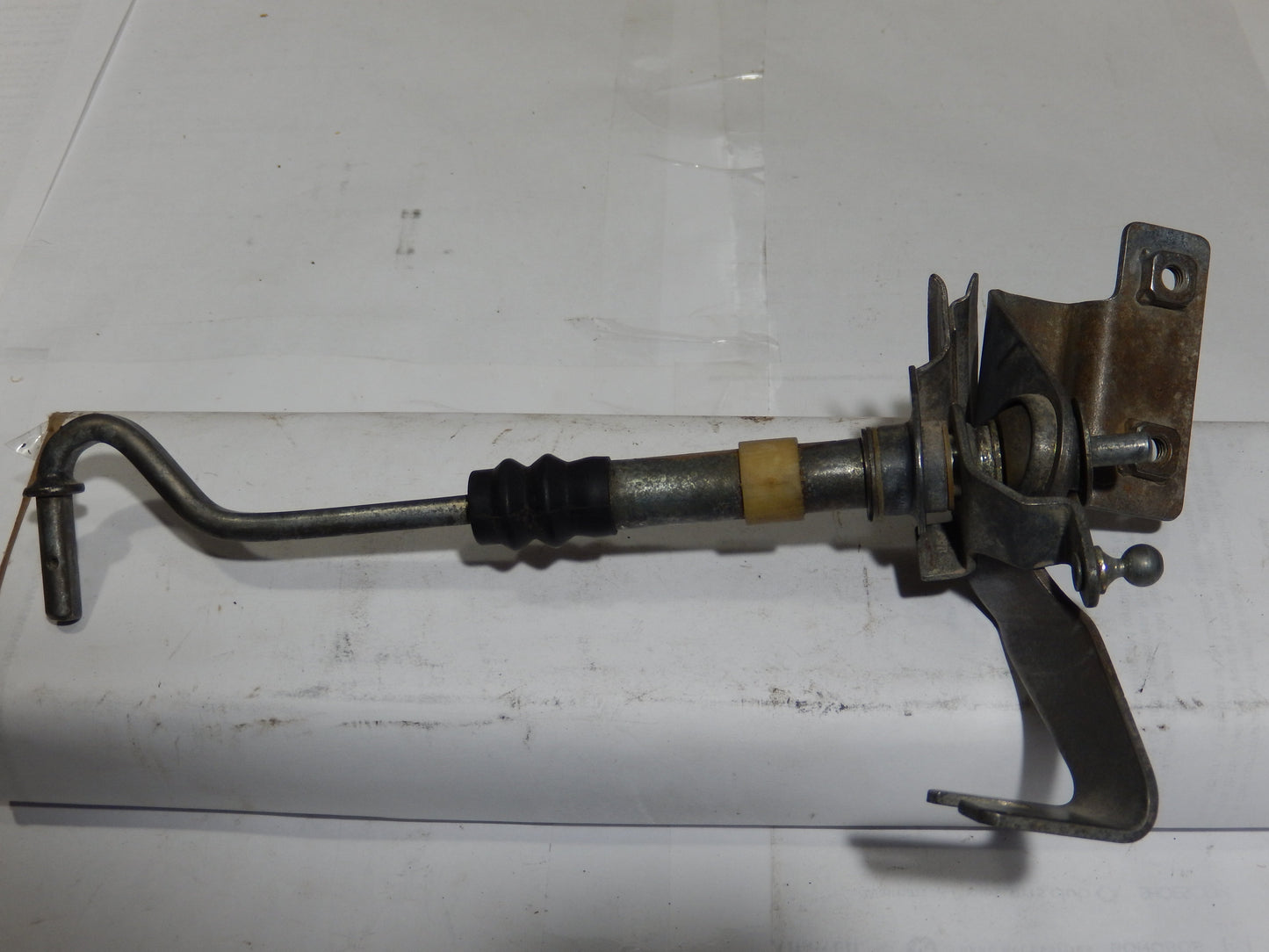 Datsun 280Z Firewall Throttle Rod Assembly