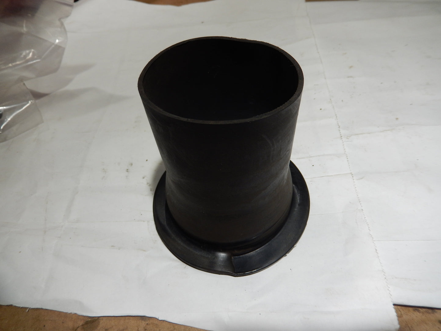 Maserati Quattroporte M139 Rear Strut Top Rubber Boot