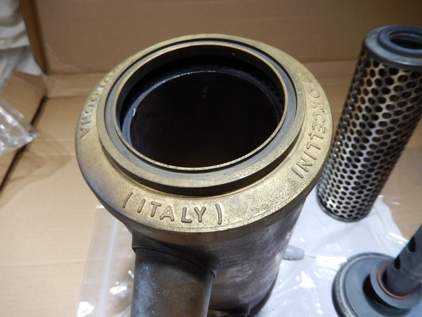 Maserati Quattroporte One - 1963 - 1969 Oil Filter Canister Tank " Forcellini Bolongna "