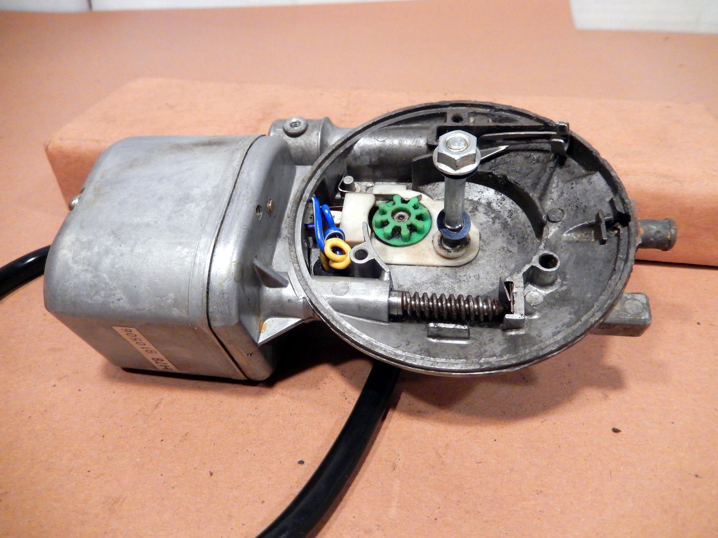 Datsun 240Z - 280ZX OEM Antenna Motor and Case