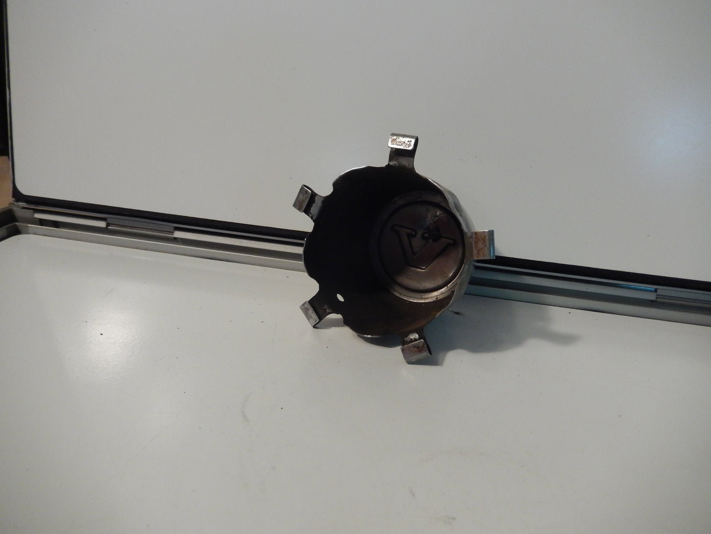 Volvo P1800ES OEM Wheel Spindle Cap