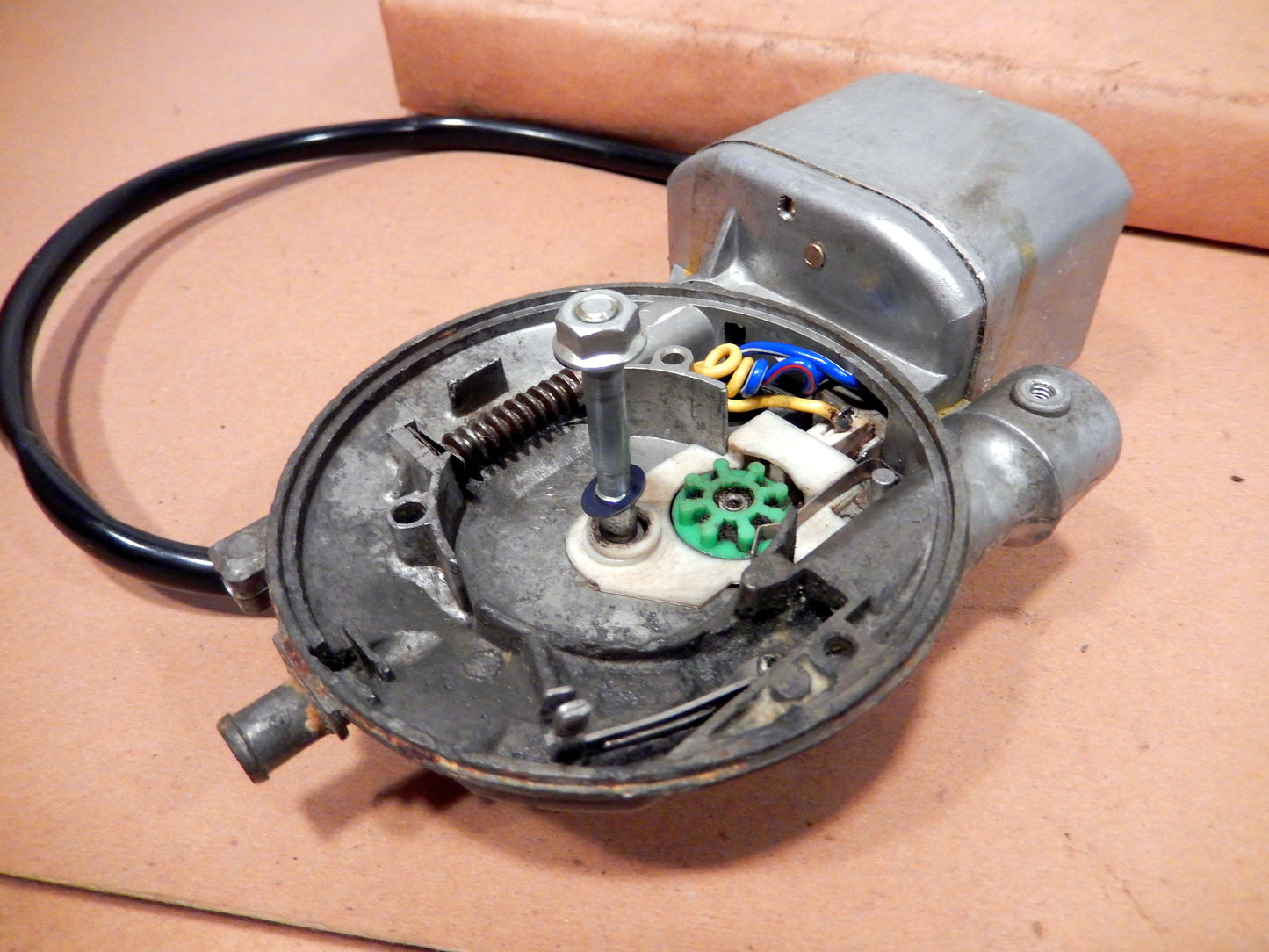 Datsun 240Z - 280ZX OEM Antenna Motor and Case