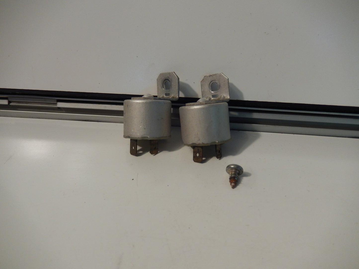 Volvo P1800ES OEM Pair of Dashboard Relays # WS500433, 12V - 30A