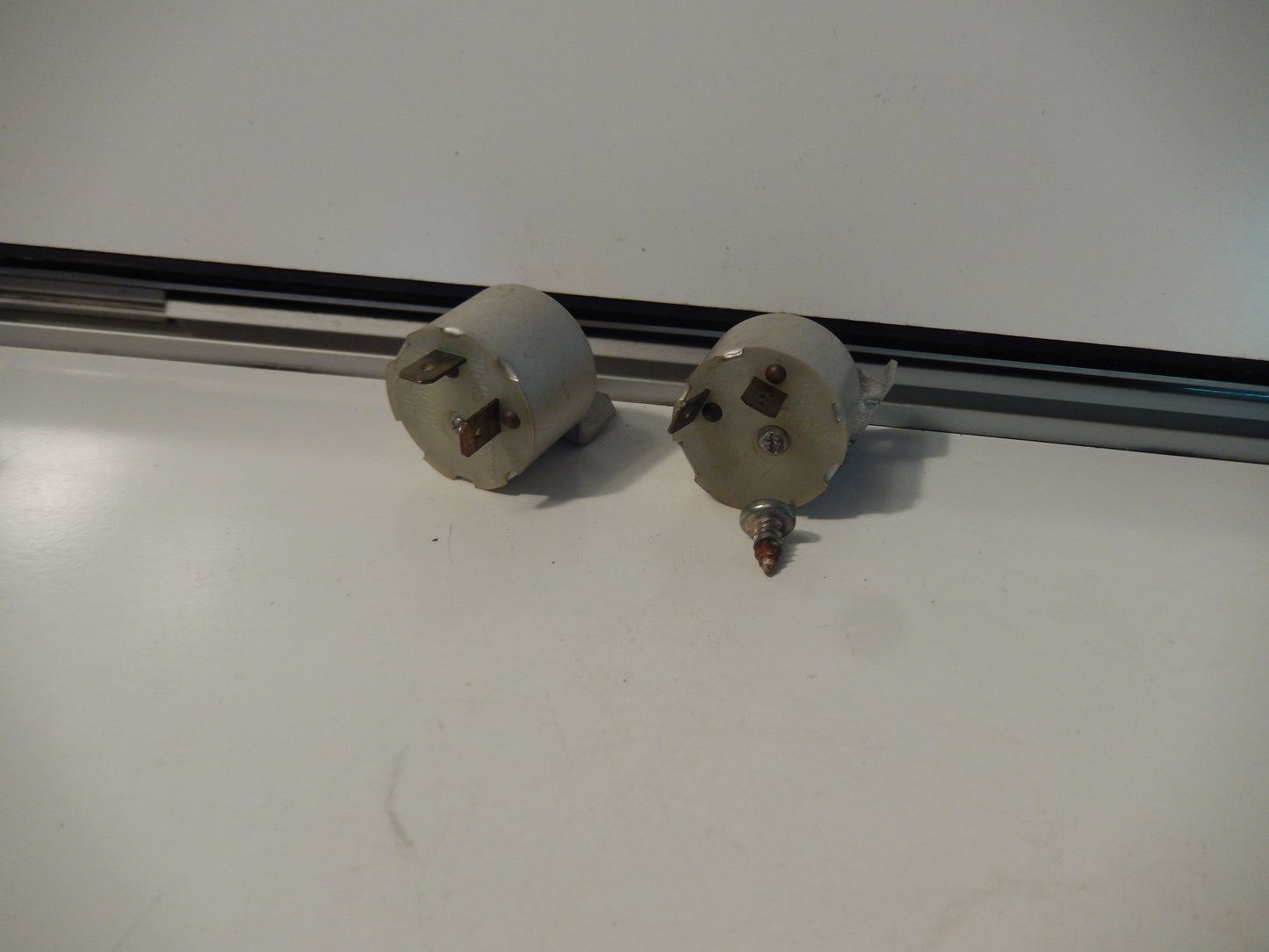 Volvo P1800ES OEM Pair of Dashboard Relays # WS500433, 12V - 30A