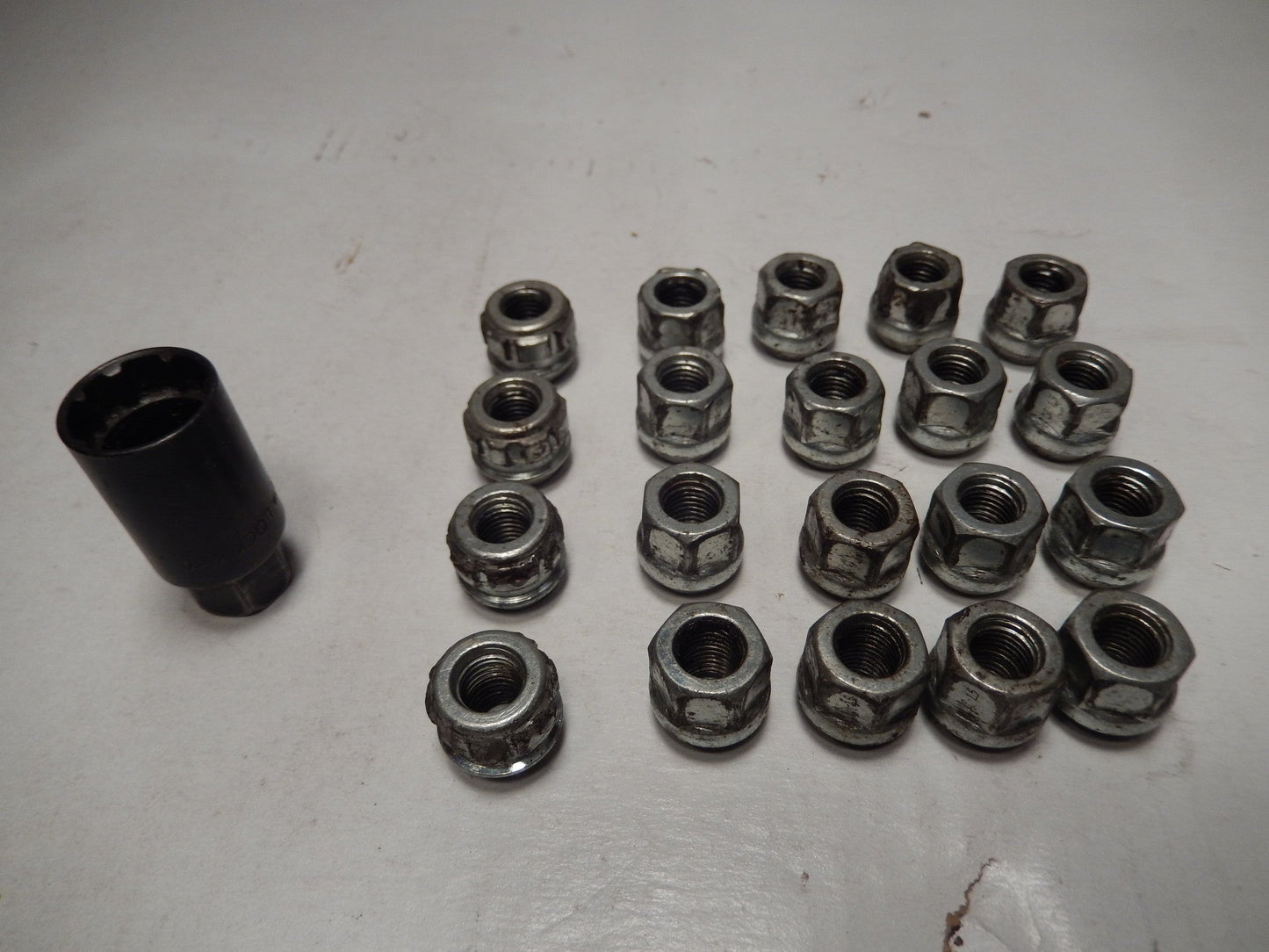 Maserati Quattroporte Three Key Wrench Socket Nut Lug Set
