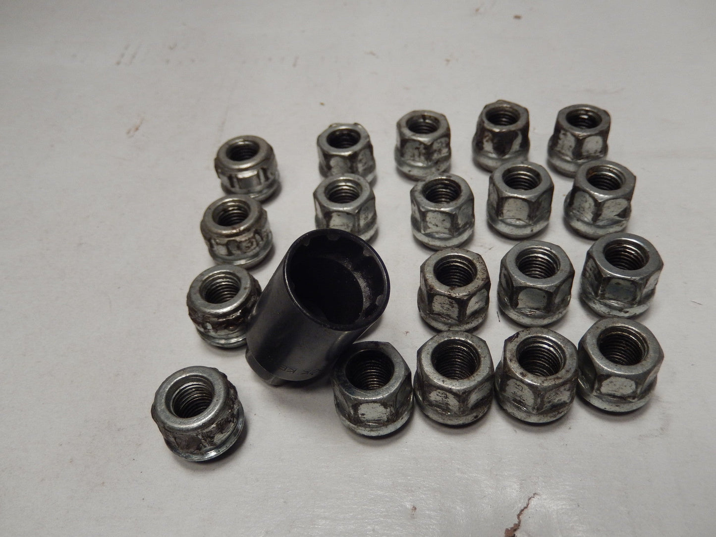 Maserati Quattroporte Three Key Wrench Socket Nut Lug Set