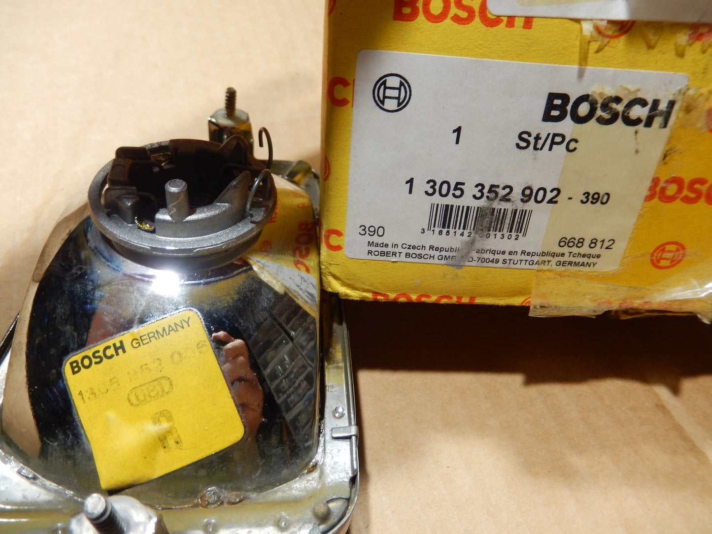 Maserati Vintage Bosch NOS Fog Lamp # 1-305-352-902-390