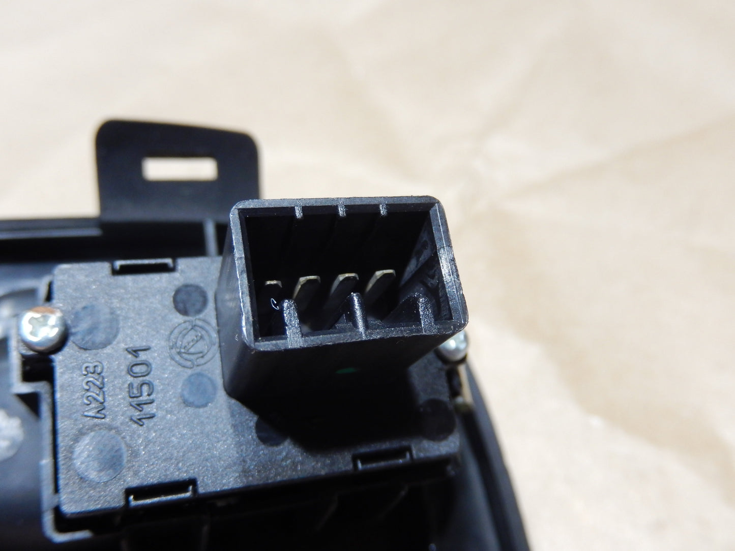 Maserati Quattroporte M139 Rear Driver Window Switch Group