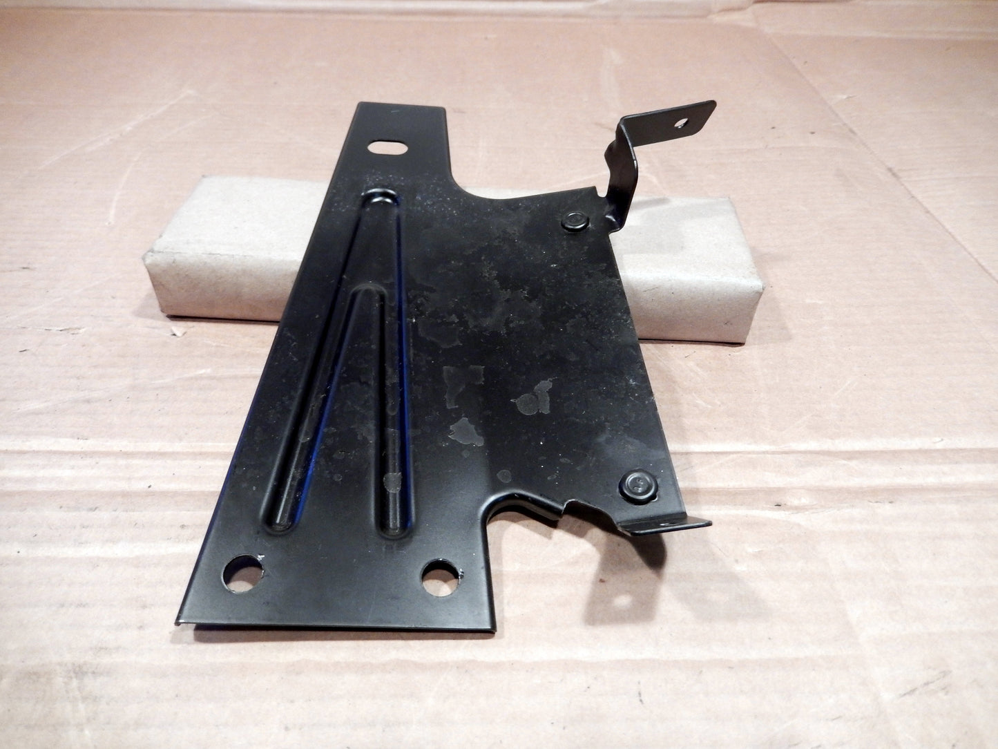 Maserati Quattroporte Passenger's Under Dashboard Blower Fan Control Box Mount Bracket