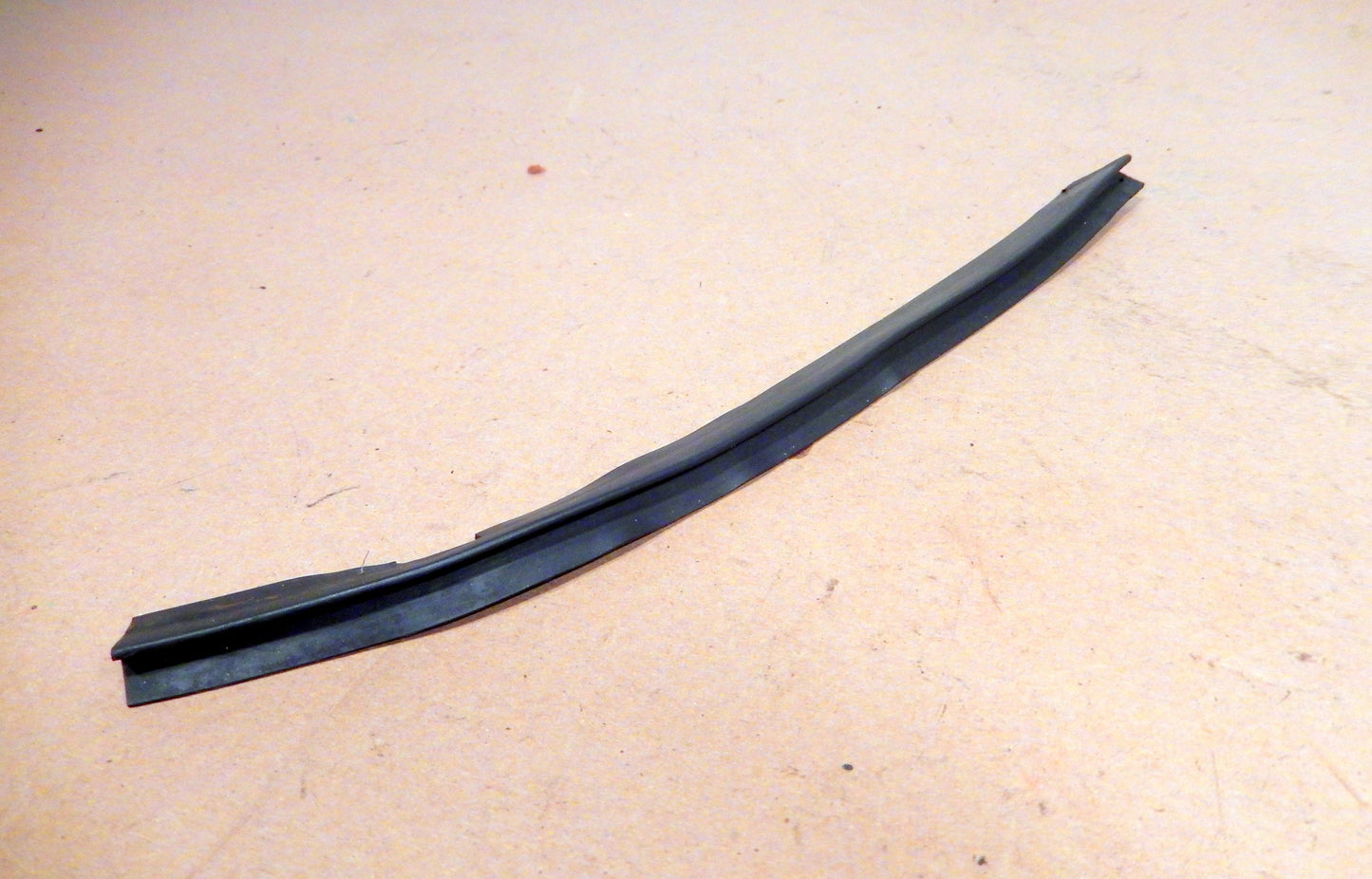 Datsun 280ZX Small Glass Seal