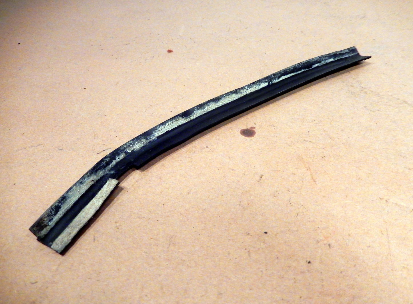 Datsun 280ZX Small Glass Seal