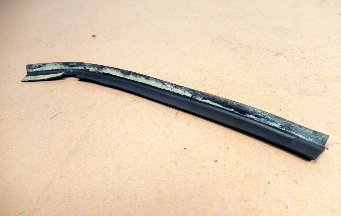 Datsun 280ZX Small Glass Seal