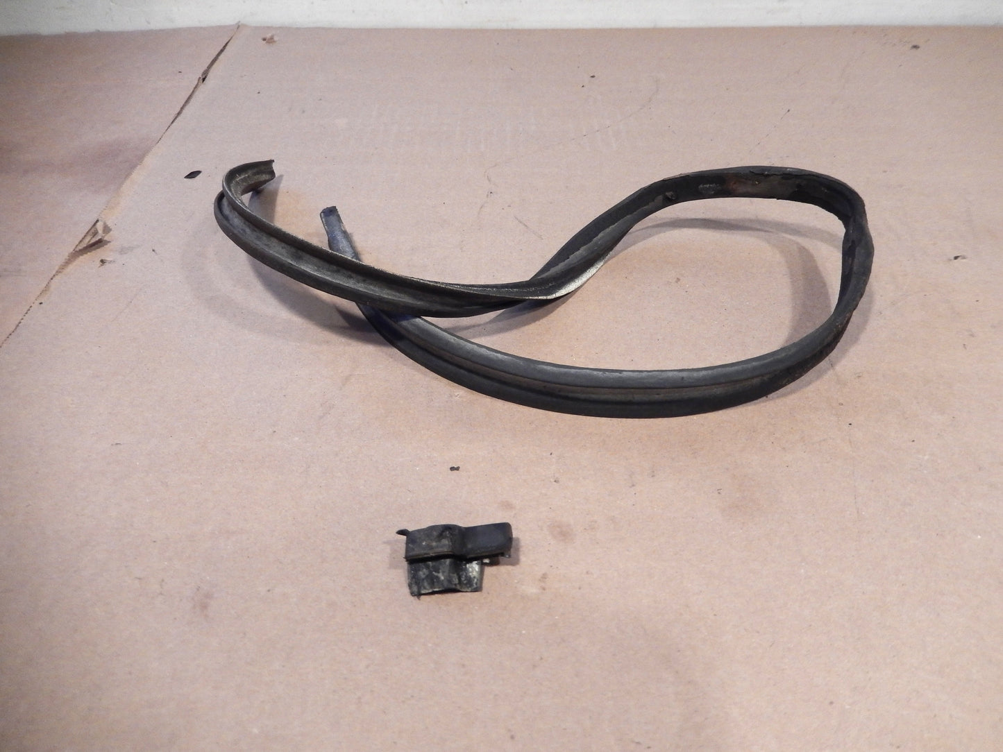 Datsun 240Z Driver's Rear Quarter Glass Window Seal (Handy Man's Special)