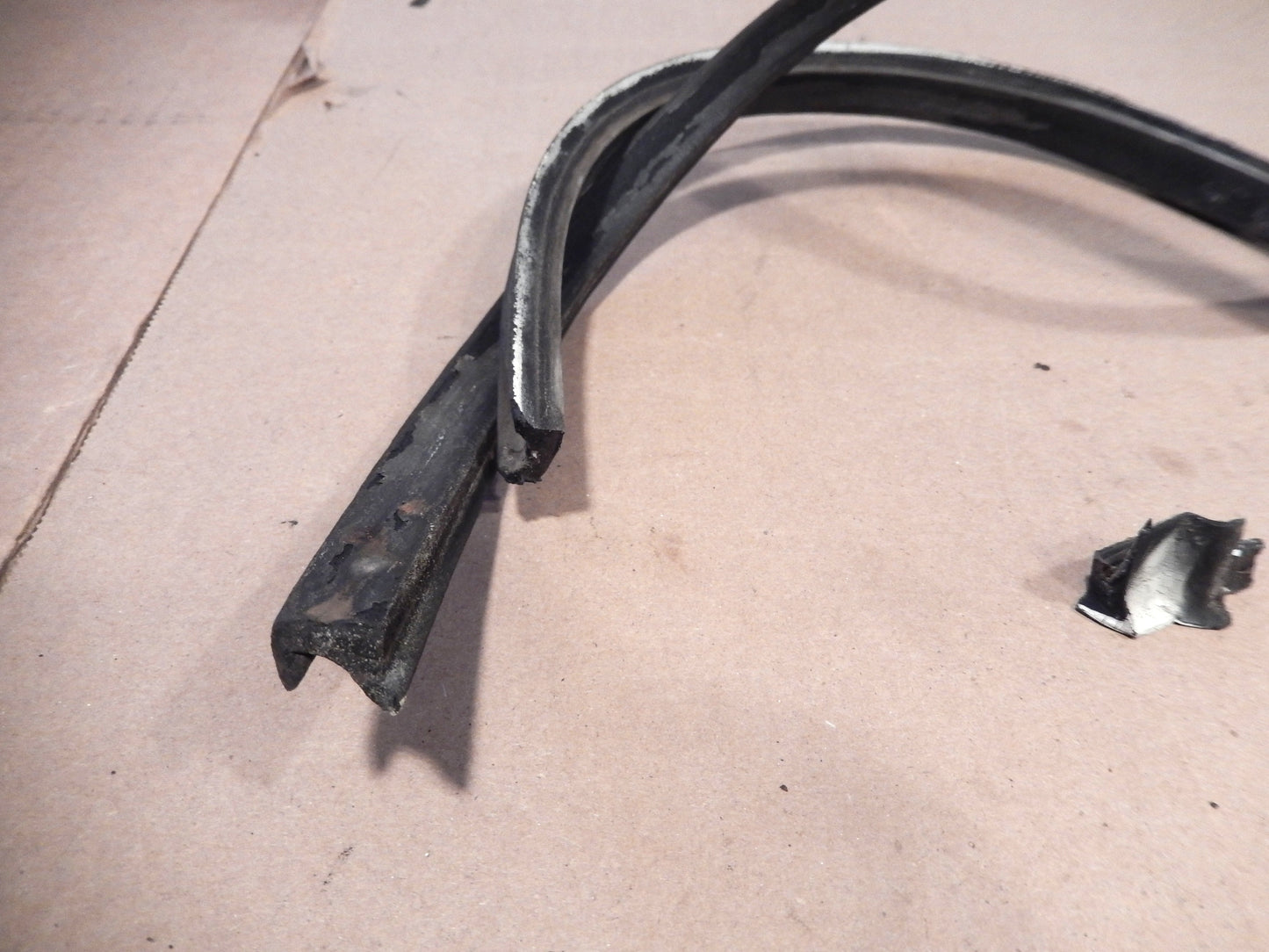 Datsun 240Z Driver's Rear Quarter Glass Window Seal (Handy Man's Special)