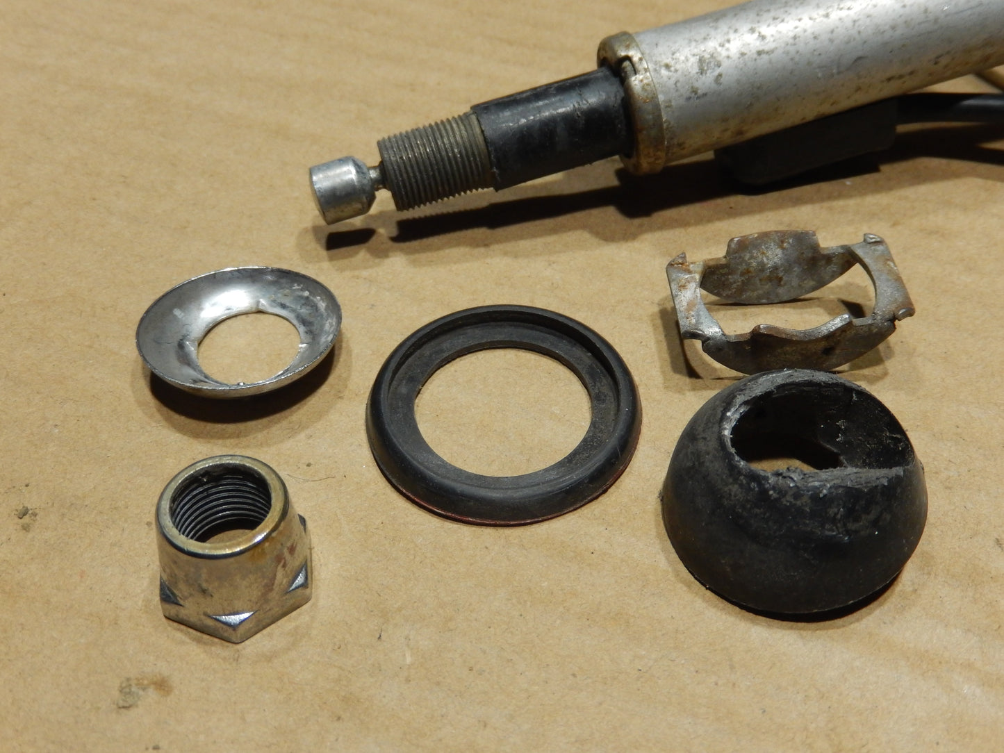 Datsun 240Z Ha-100, Japan Antenna Assembly
