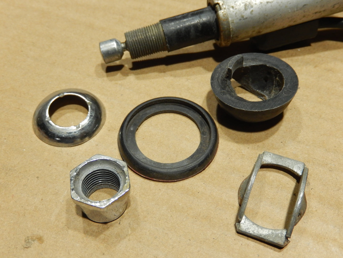 Datsun 240Z Ha-100, Japan Antenna Assembly