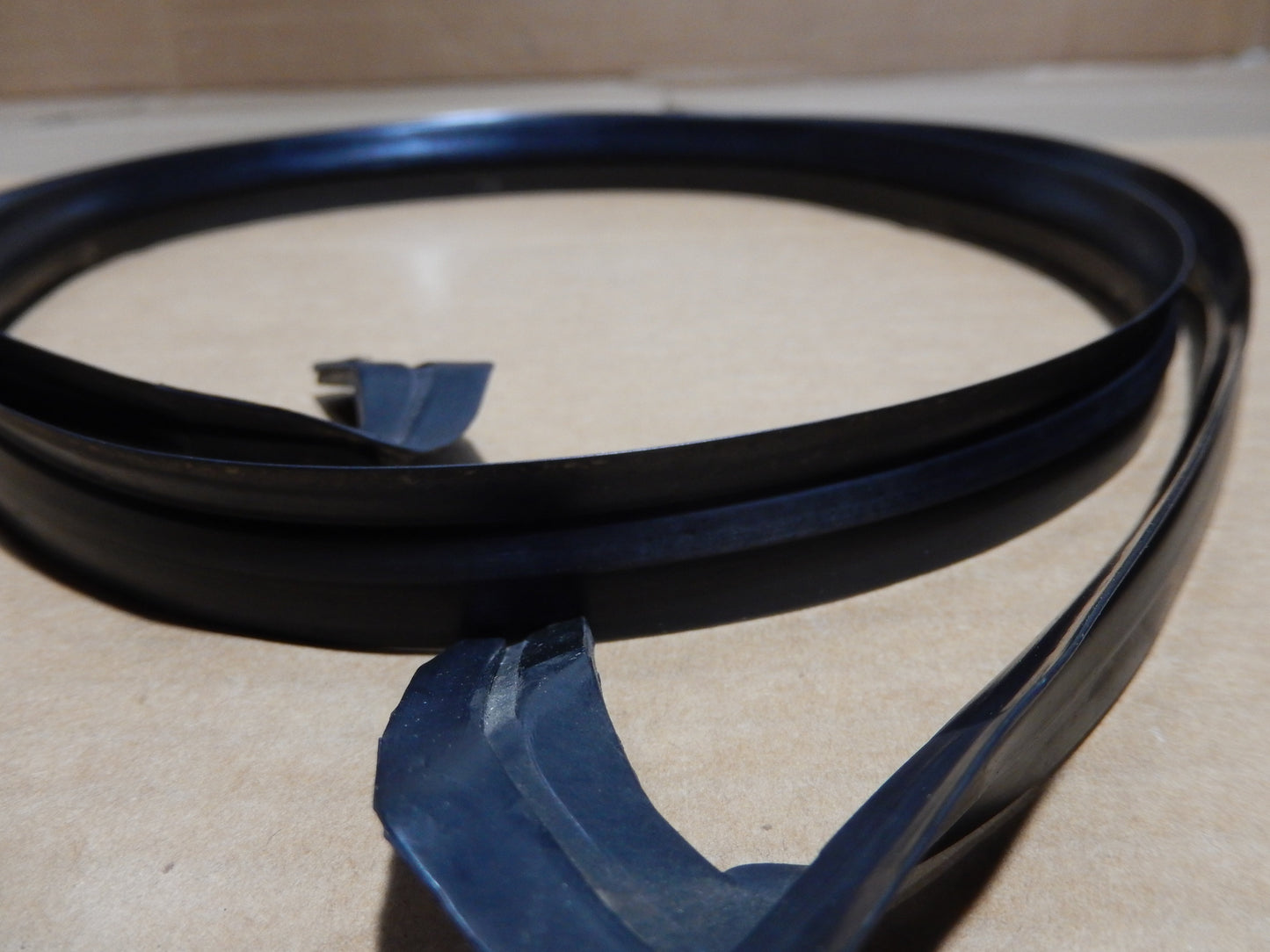 Maserati Quattroporte Wiper Drain Pan Box Seal
