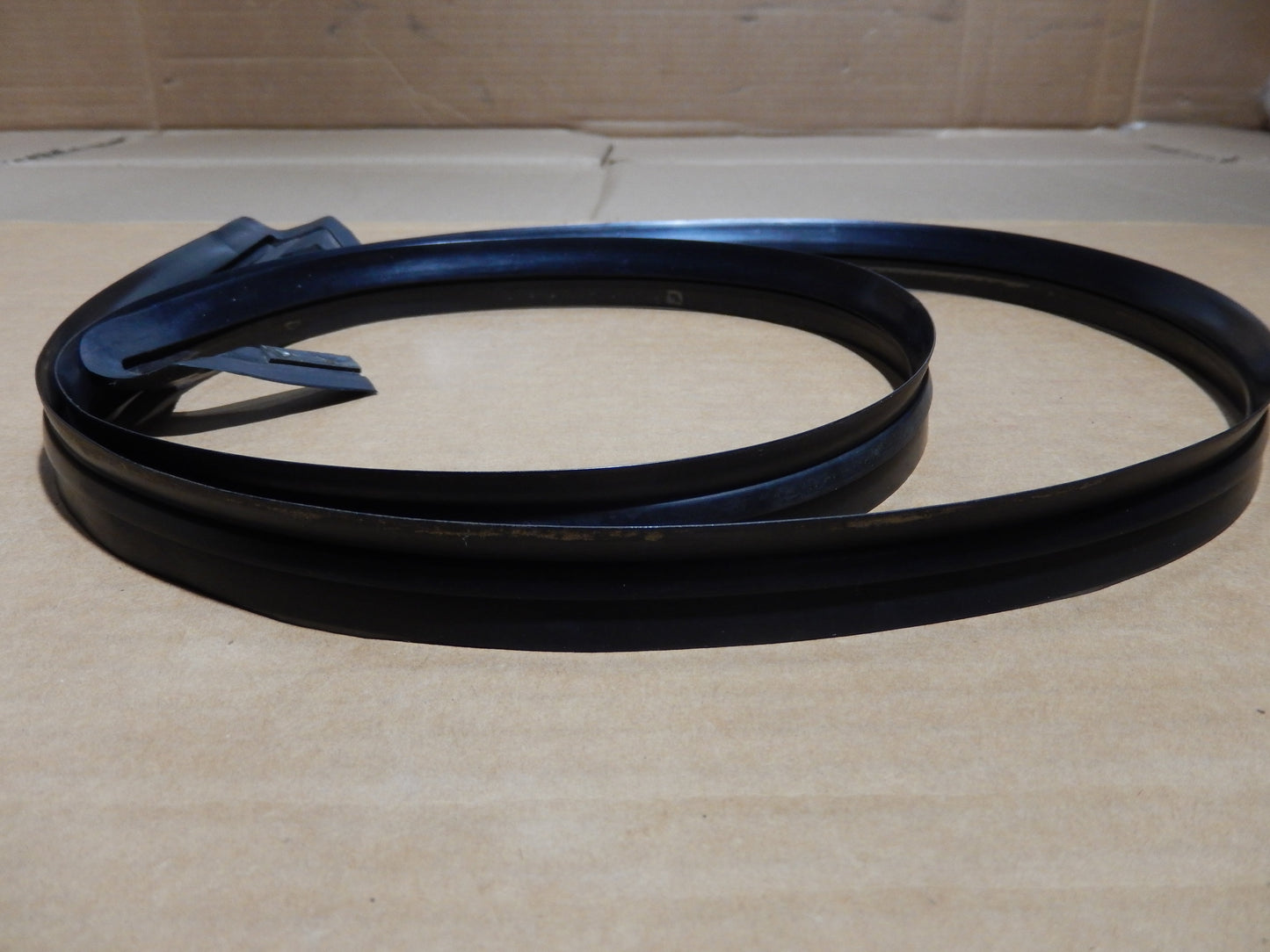 Maserati Quattroporte Wiper Drain Pan Box Seal