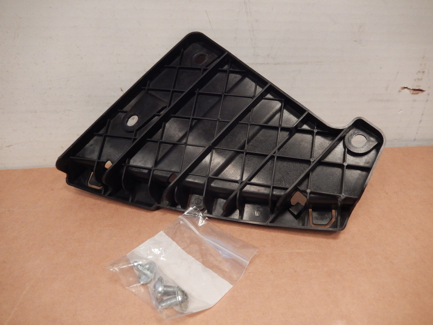 Maserati Quattroporte Passenger Side Head Light Base