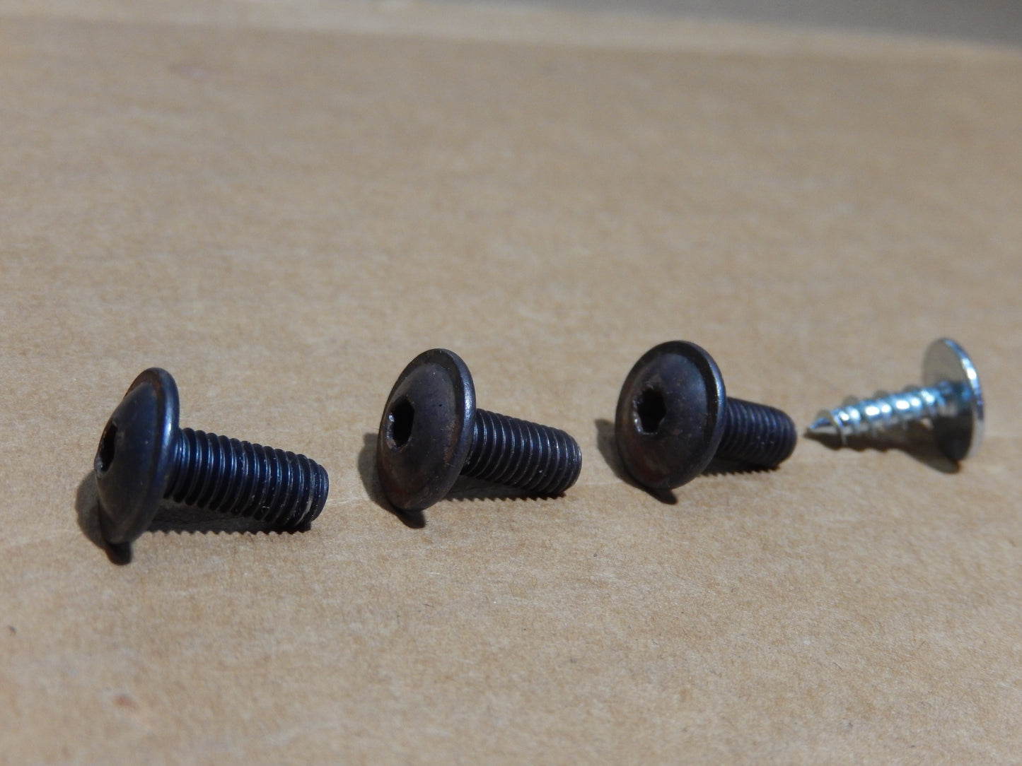 Maserati M139 Rear Center Console Fasteners