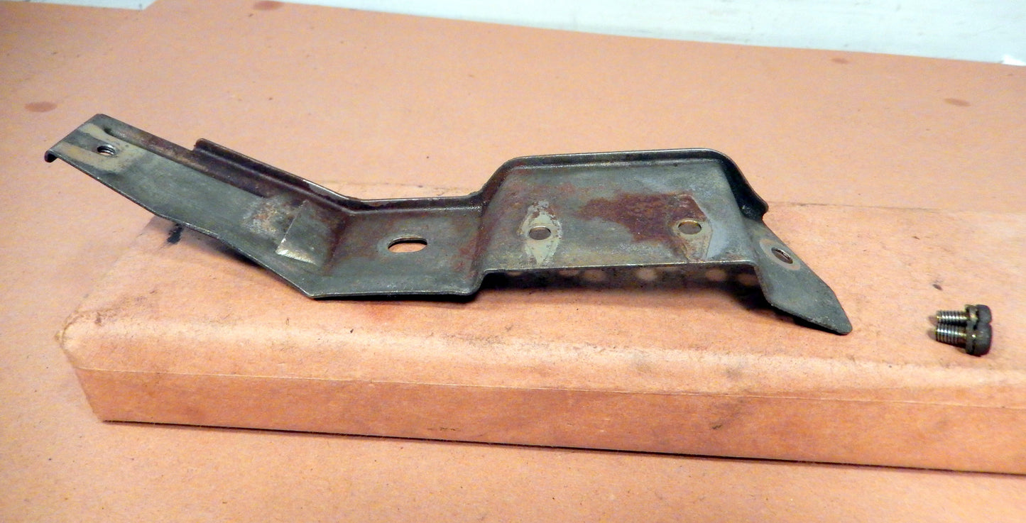 Datsun 280ZX Vacuum Pod Bracket
