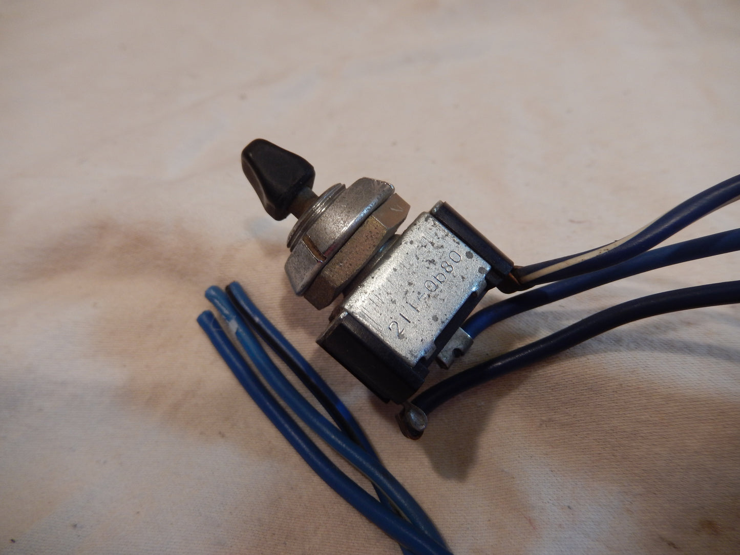Datsun 240Z-280Z Antenna Toggle Switch