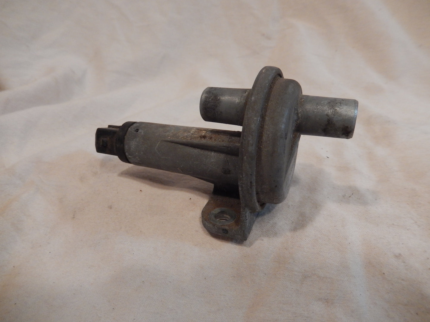 Datsun 280ZX Vacuum Air Valve