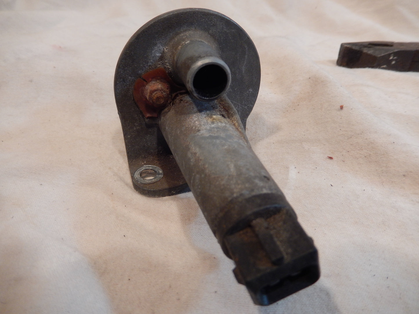 Datsun 280ZX Vaccum Air Valve