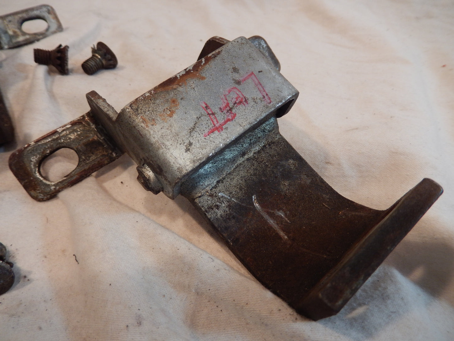 Datsun 240Z-280Z Pair of Rear Hatch Hinges