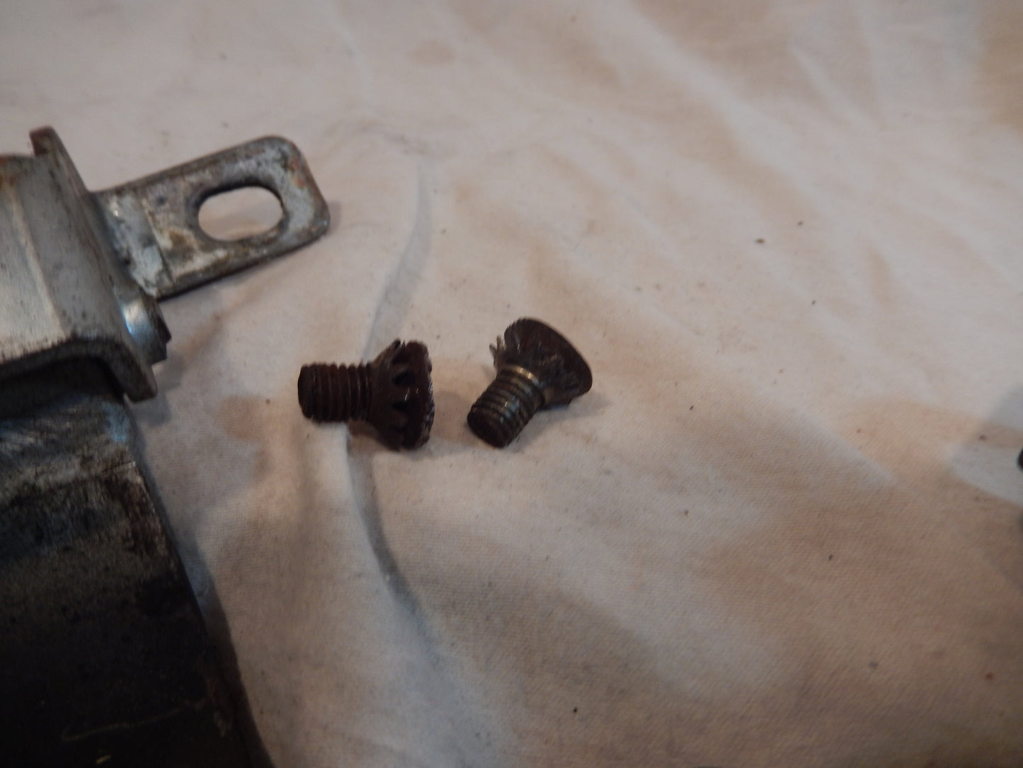 Datsun 240Z-280Z Pair of Rear Hatch Hinges