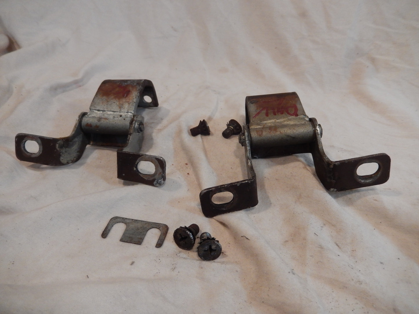 Datsun 240Z-280Z Pair of Rear Hatch Hinges