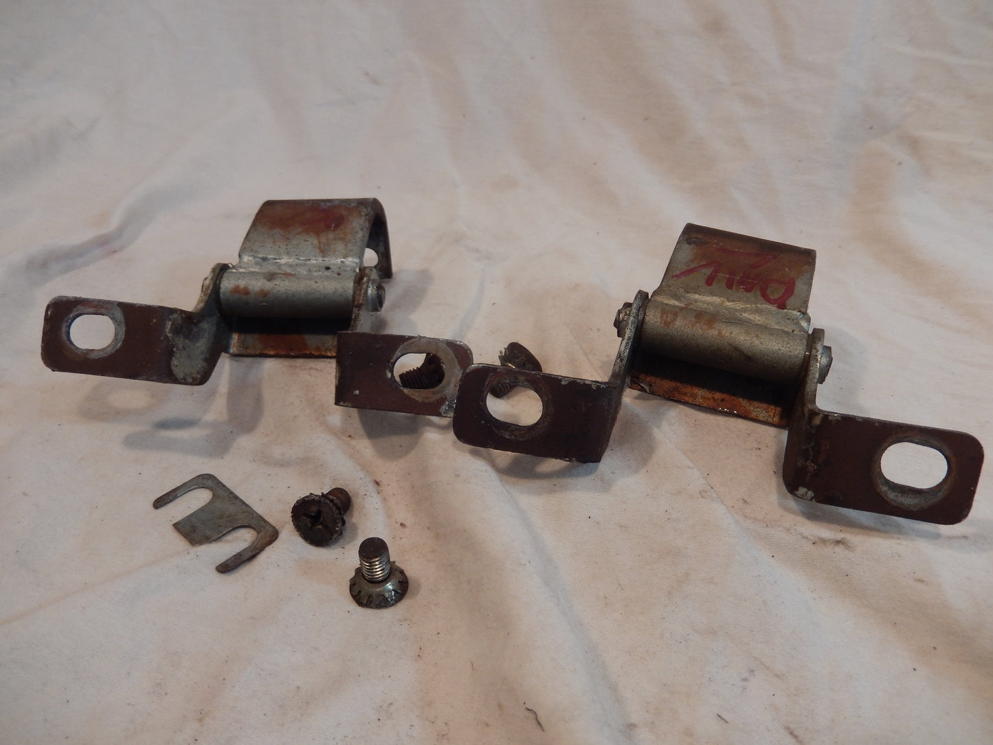 Datsun 240Z-280Z Pair of Rear Hatch Hinges