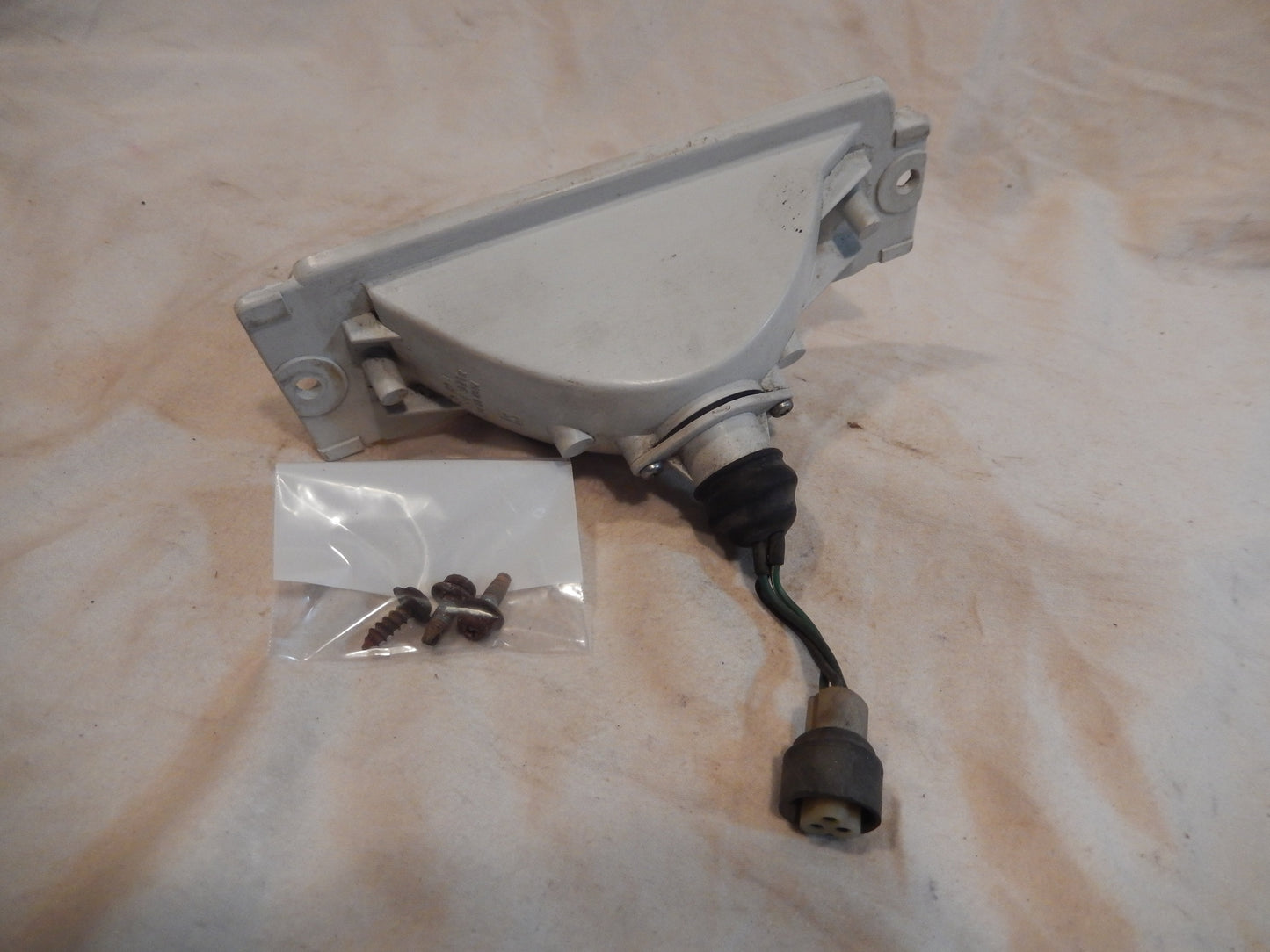 Datsun 280Z Front Passenger's Turn Signal Body