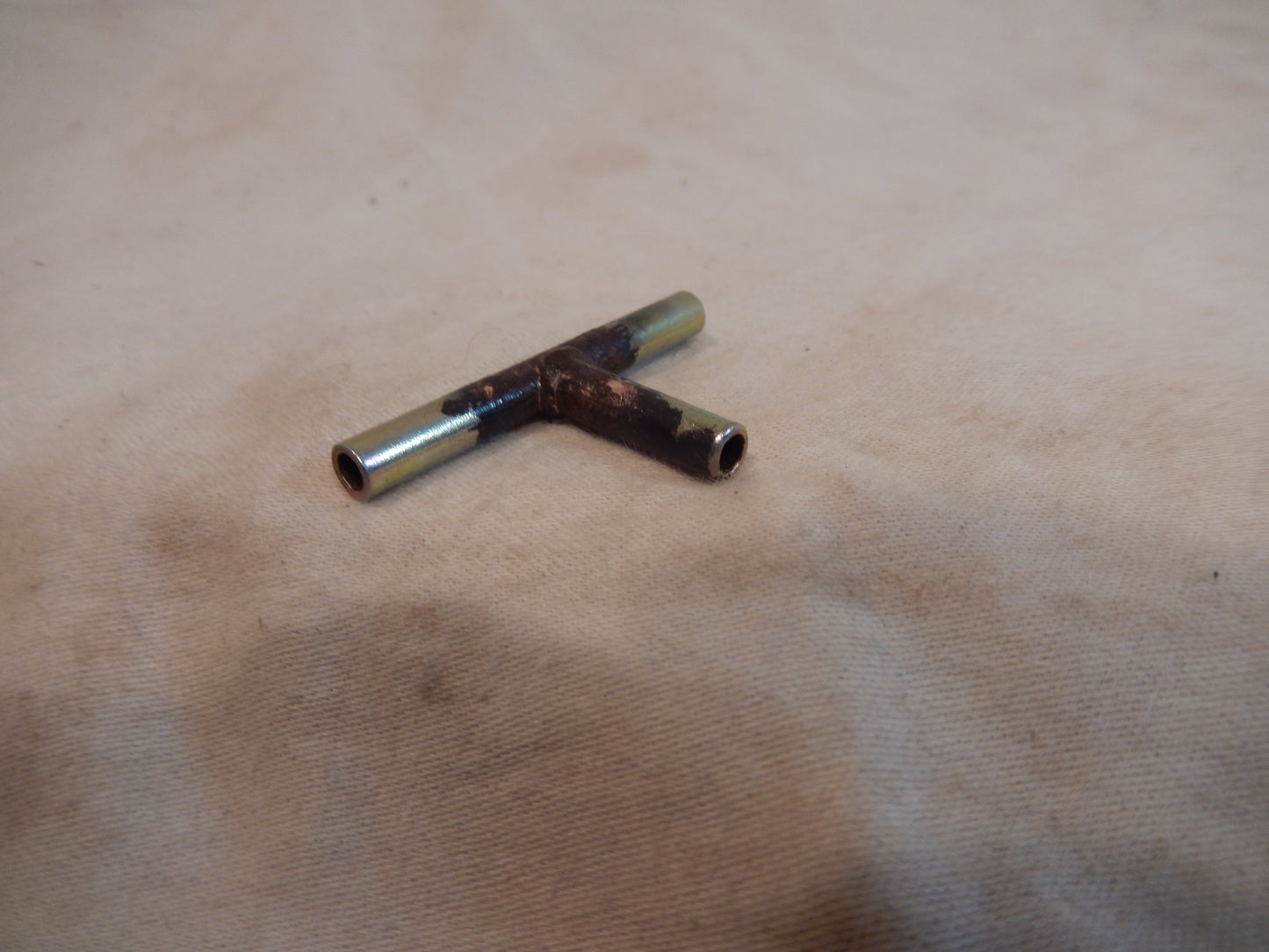Datsun 280Z-ZX Distibutor Vaccum Hose "T" Connector