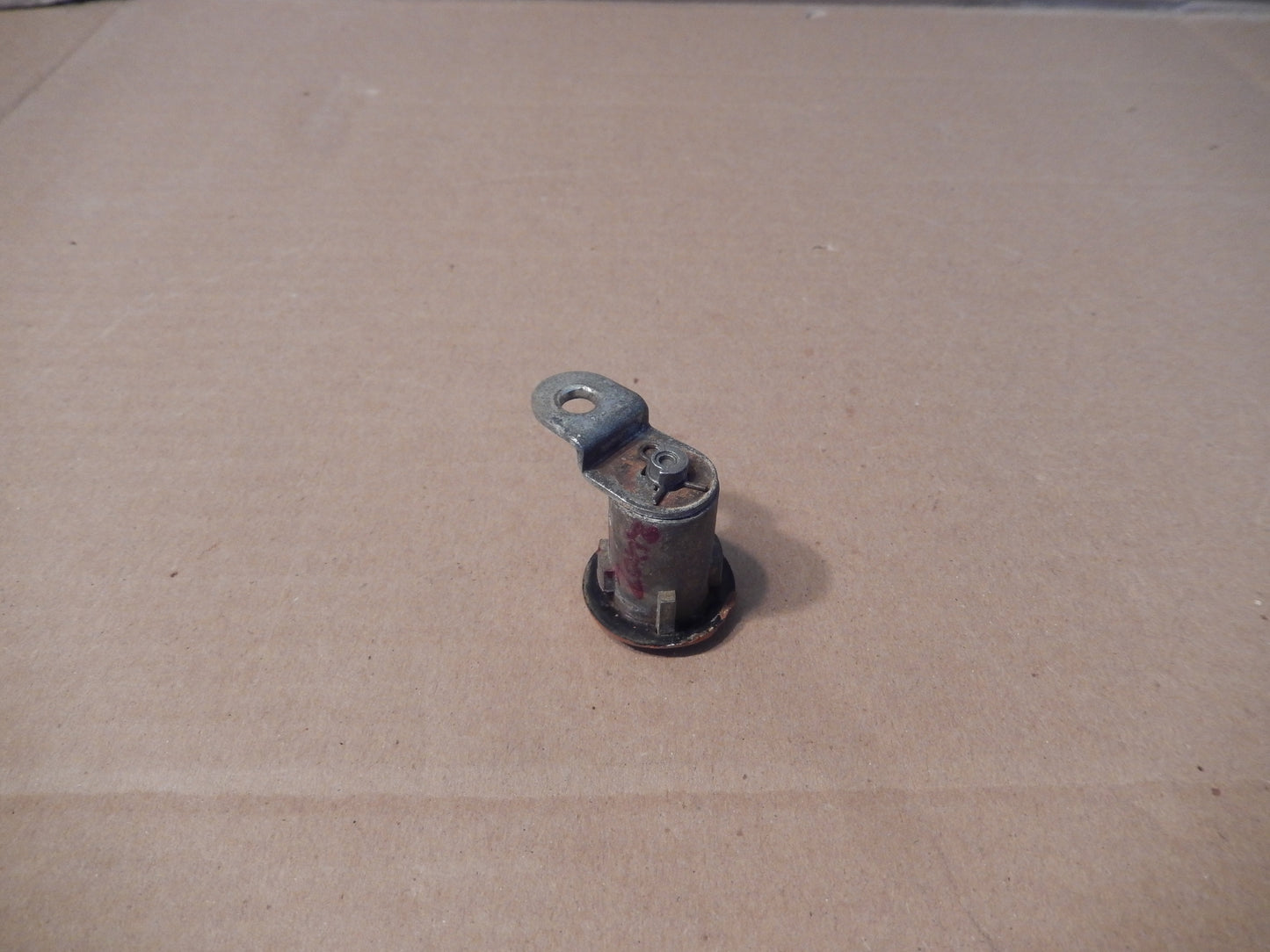 Datsun 240Z Passengers Door Lock + Clip
