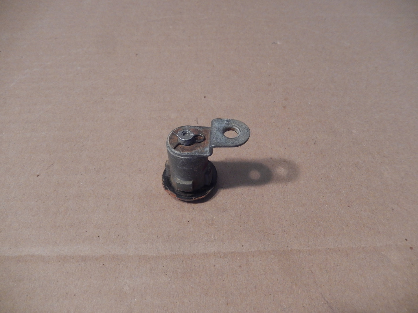 Datsun 240Z Passengers Door Lock + Clip
