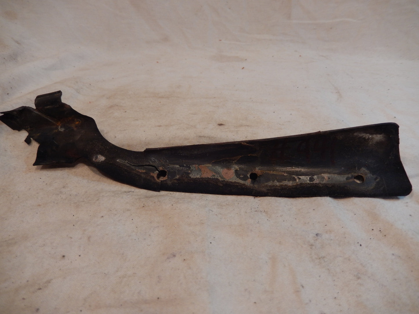 Datsun 240Z Driver Door Window Cornerseal