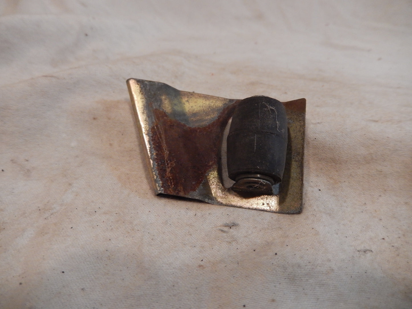 Datsun 240Z Passenger's Door Glass Roller