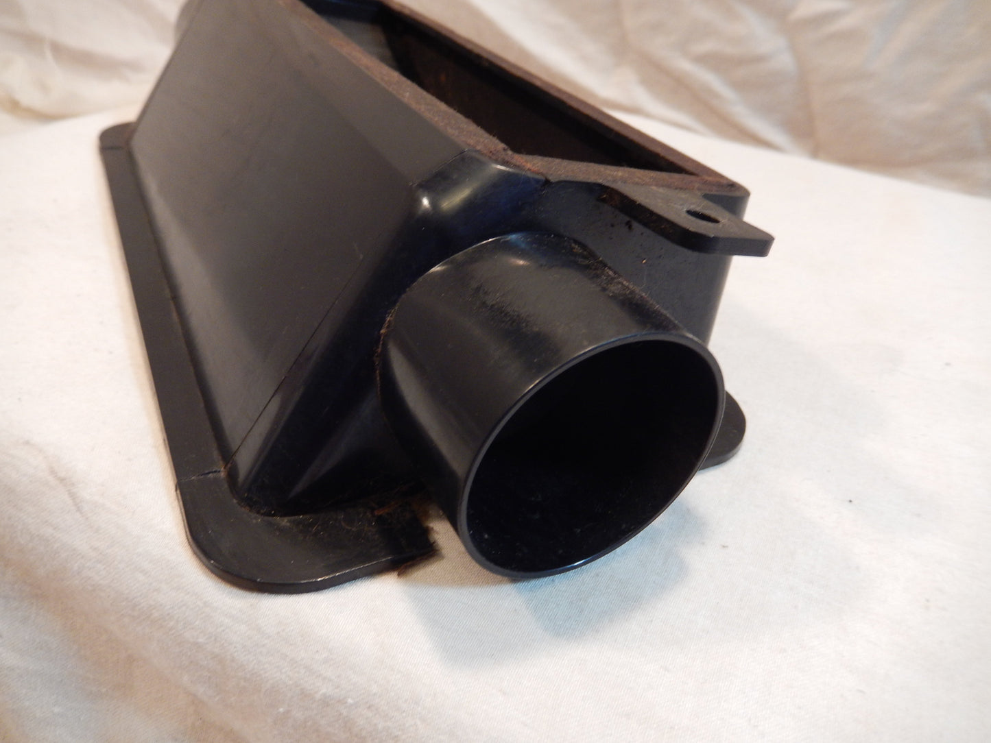 Datsun 260Z-280Z Main Air Duct Conveyer