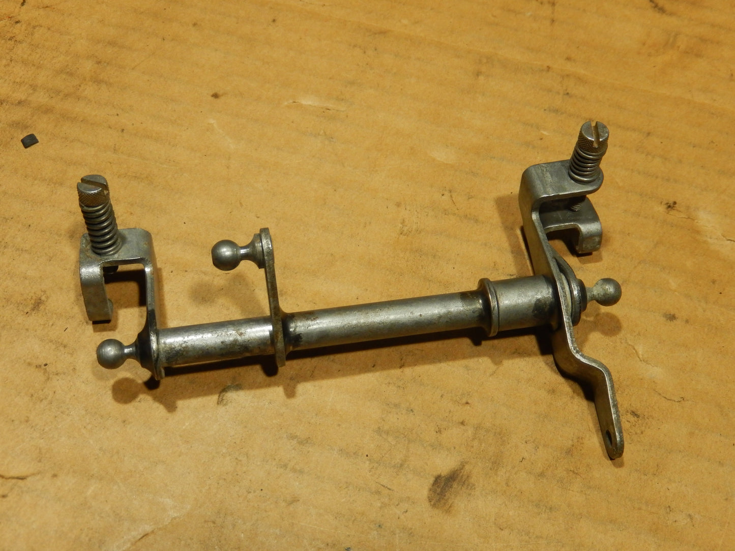 Datsun 240Z Engine Carburetor Throttle Rod Assembly
