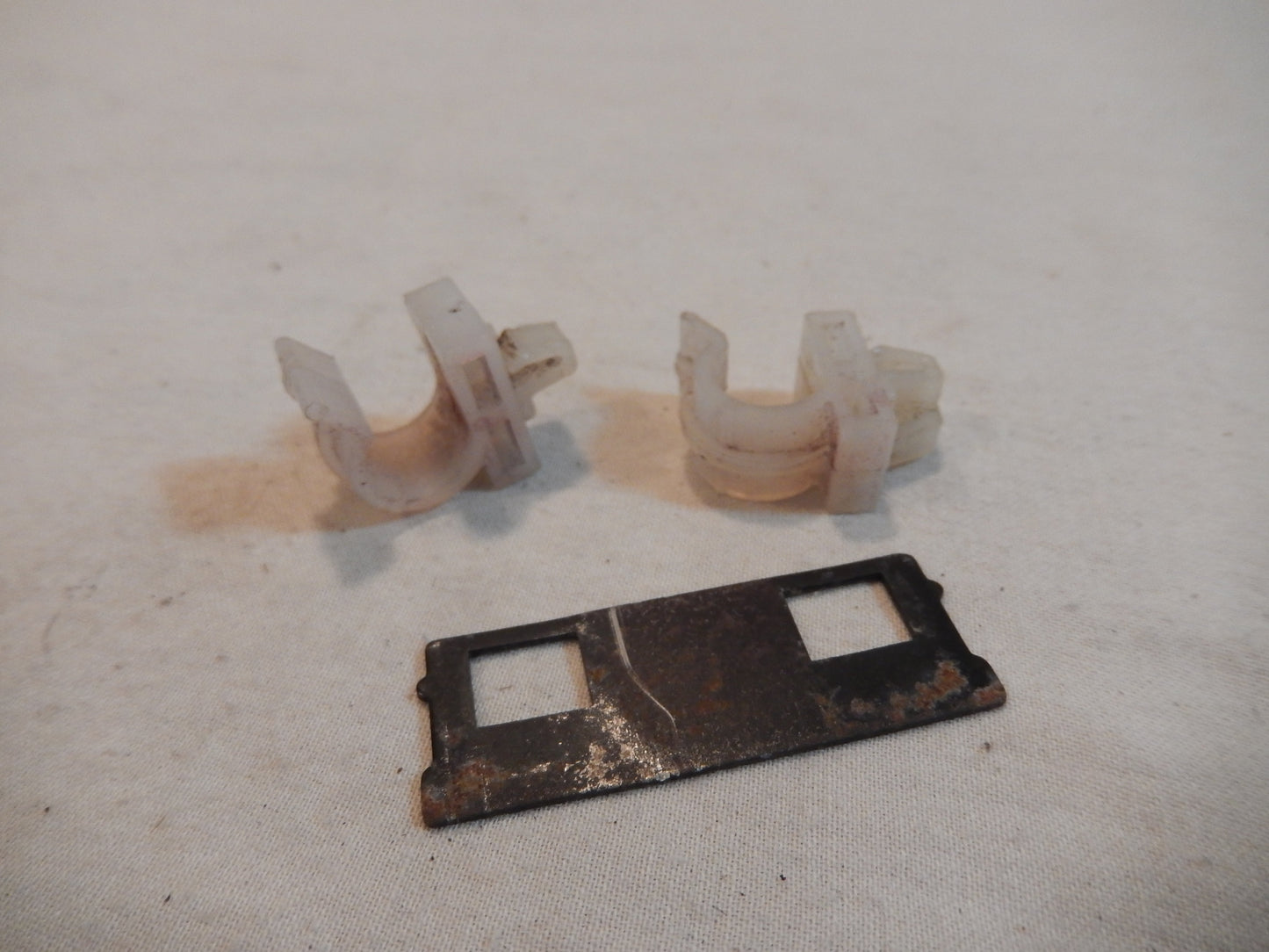 Datsun 240Z Side Box Wire Guide Block Assembly